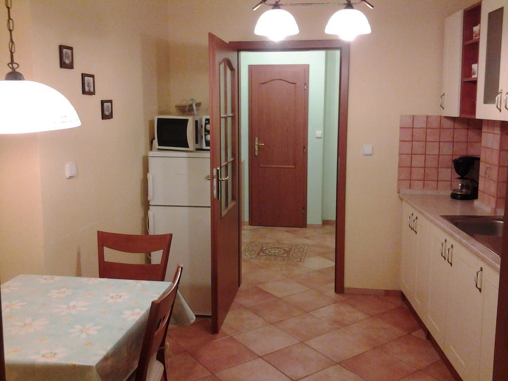 U Tri Jehnatek Apartment Karlovy Vary Room photo