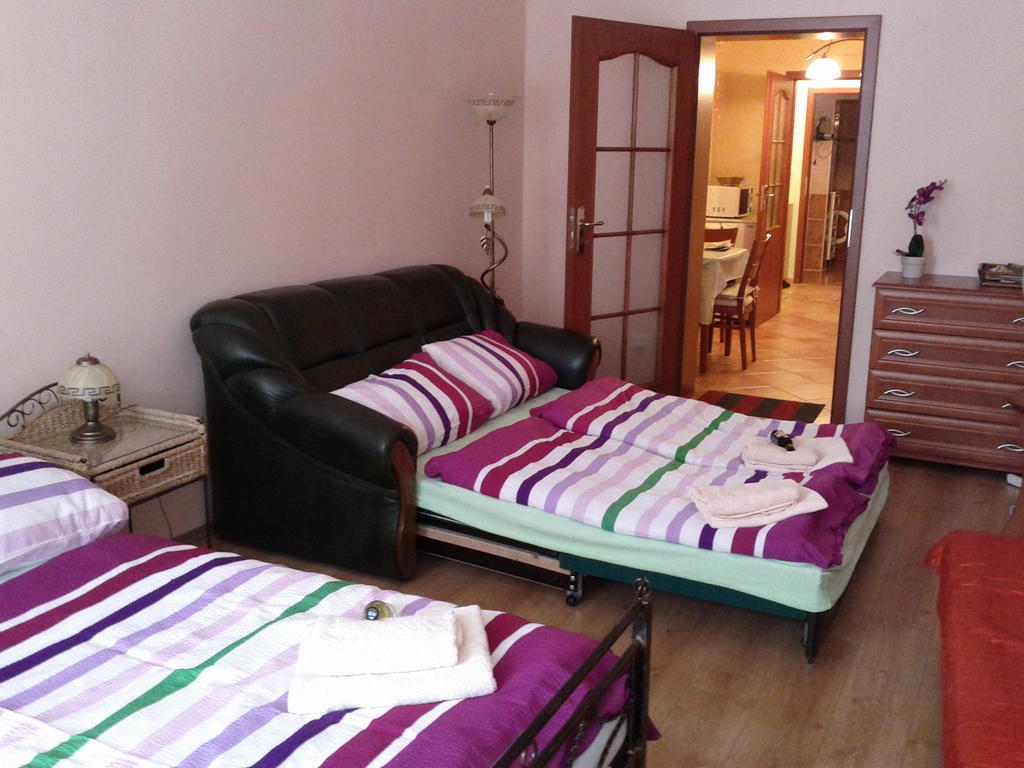 U Tri Jehnatek Apartment Karlovy Vary Room photo